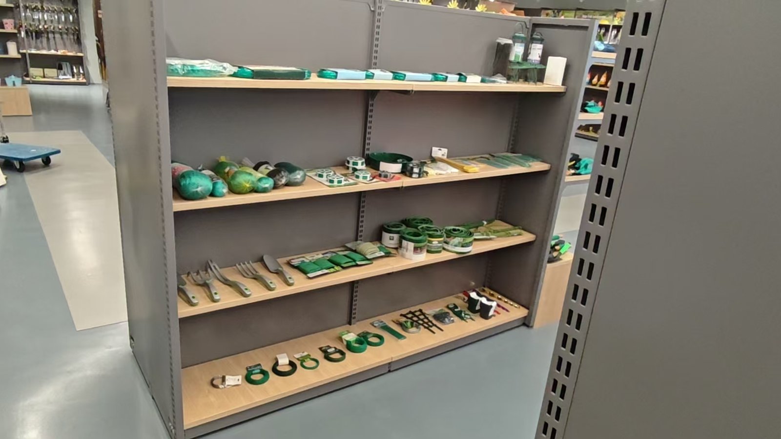 Versatile Gardening Tools Collection - 图片 5